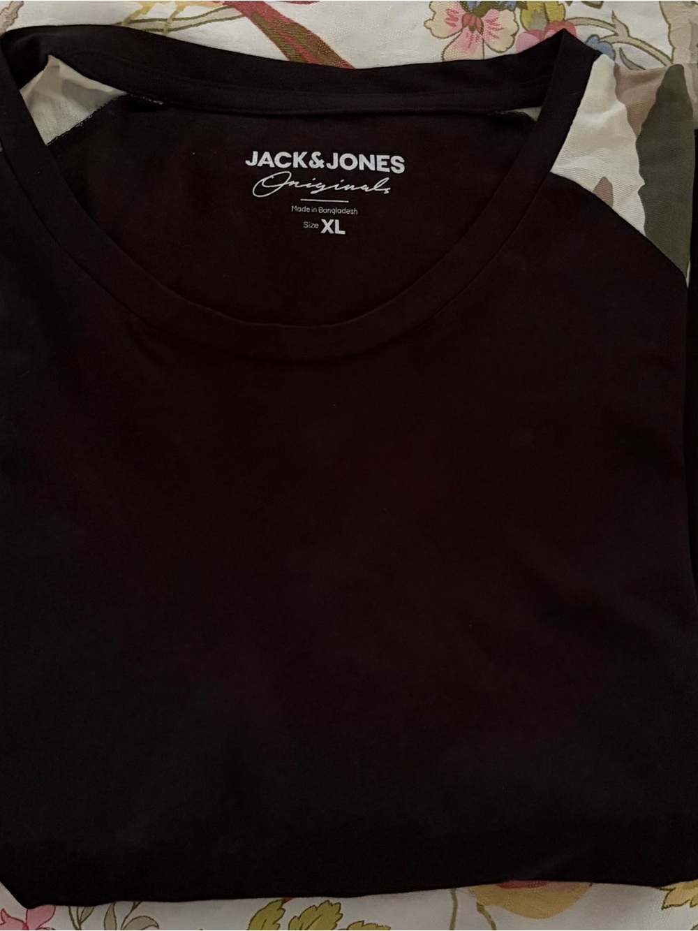 Jack & Jones Camo Panel Black Short Sleeve Tee Size XL Like New